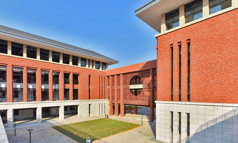 开学季，，，，，，，，0033990威尼斯助力一波校园上新